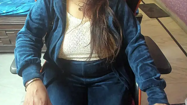 Snapshot of ShylaGill chatting on November 28, 2025, 1:50 am ShylaGill online show from November 28, 2025, 1:50 am