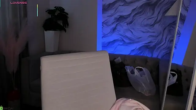 Aria Mila online show from March 25, 2026, 3:17 am