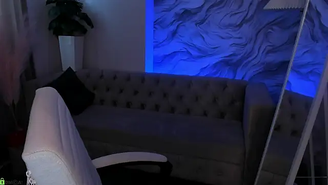 Aria Mila online show from April 13, 2026, 3:10 am