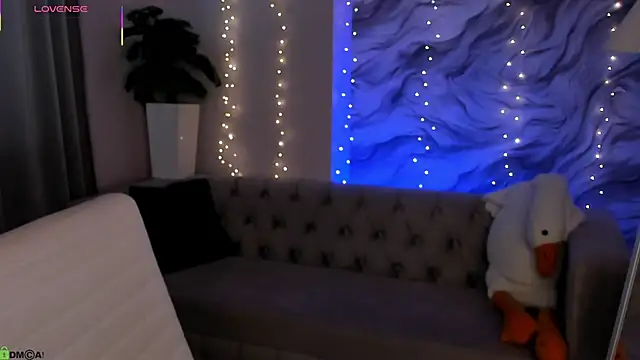 Aria Mila online show from April 20, 2026, 3:20 am