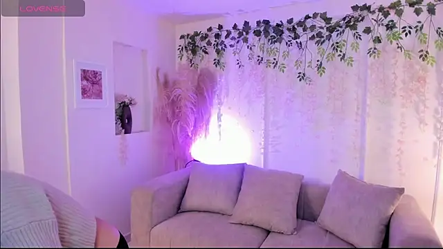 Natti london online show from December 2, 2025, 6:15 am