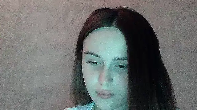 SweetLoraa online show from June 3, 2026, 8:46 pm