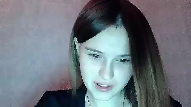 Snapshot of SweetLoraa chatting on October 20, 2025, 5:02 pm SweetLoraa online show from October 20, 2025, 5:02 pm