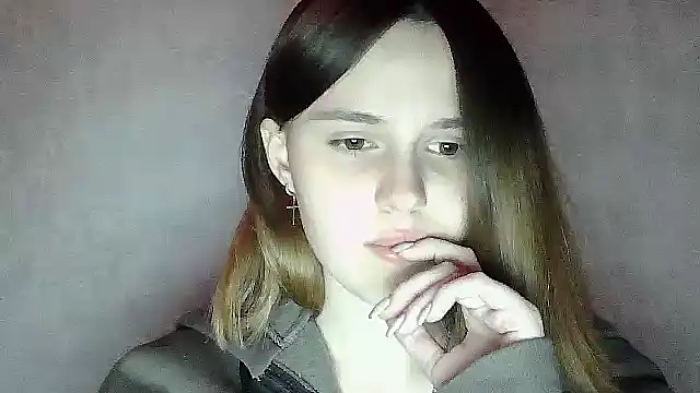 Snapshot of SweetLoraa chatting on October 22, 2025, 2:44 am SweetLoraa online show from October 22, 2025, 2:44 am