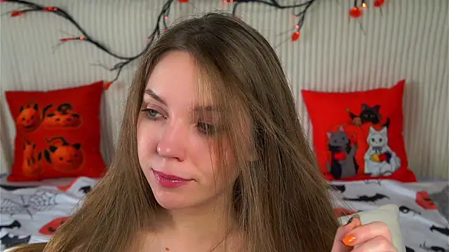 Snapshot of KarriBrownd chatting on October 31, 2025, 1:13 am KarriBrownd online show from October 31, 2025, 1:13 am