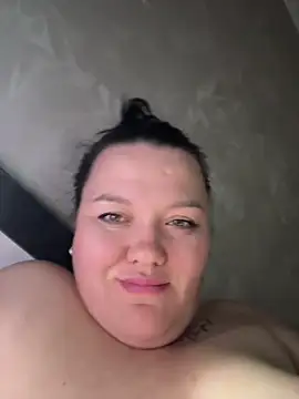 SunnyLeila2101 online show from April 16, 2026, 8:31 pm