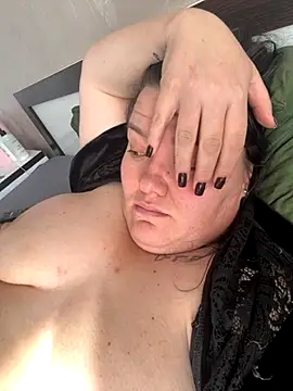 SunnyLeila2101 online show from October 30, 2025, 9:18 am