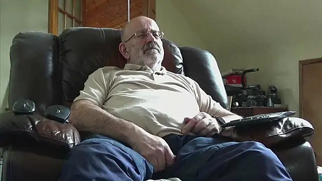 Snapshot of janzer13 chatting on February 22, 2026, 1:46 pm janzer13 online show from February 22, 2026, 1:46 pm