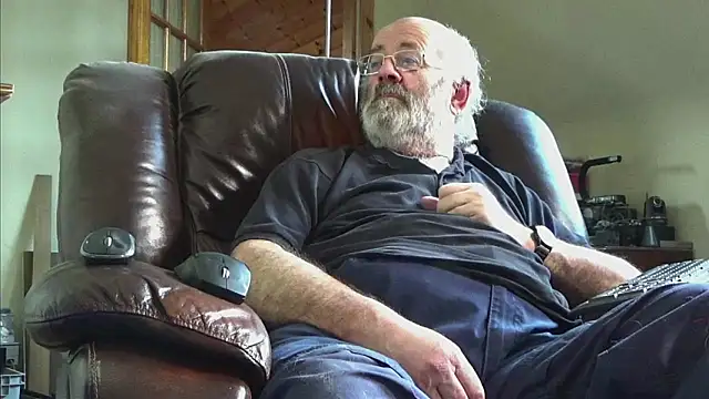 Snapshot of janzer13 chatting on February 12, 2026, 2:17 pm janzer13 online show from February 12, 2026, 2:17 pm