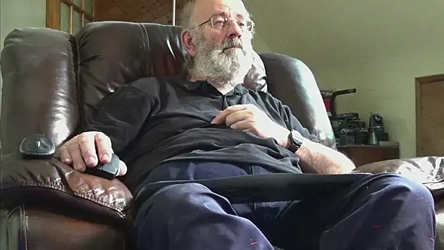 Snapshot of janzer13 chatting on February 10, 2026, 2:16 pm janzer13 online show from February 10, 2026, 2:16 pm