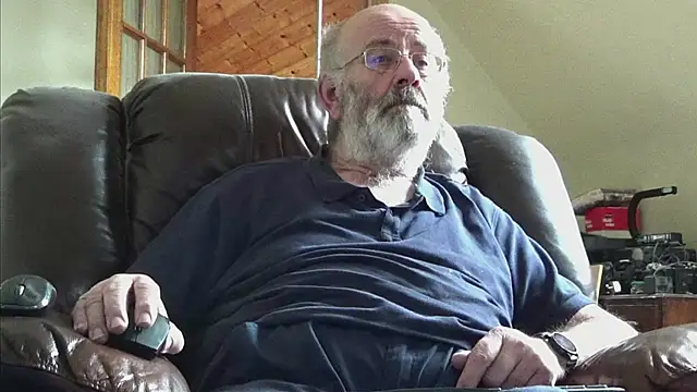 Snapshot of janzer13 chatting on February 19, 2026, 1:52 pm janzer13 online show from February 19, 2026, 1:52 pm