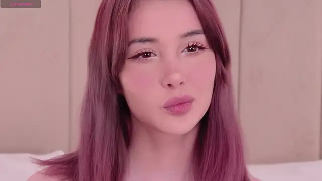 Snapshot of Nesolla chatting on November 17, 2025, 1:04 pm Nesolla online show from November 17, 2025, 1:04 pm