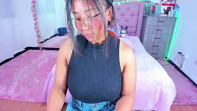 Snapshot of Gabi_Jhons_23 chatting on September 25, 2025, 11:38 am Gabi Jhons 23 online show from September 25, 2025, 11:38 am