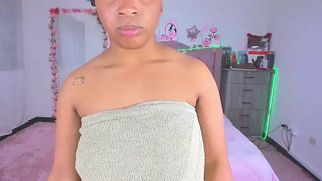 Snapshot of Gabi_Jhons_23 chatting on September 12, 2025, 11:21 am Gabi Jhons 23 online show from September 12, 2025, 11:21 am