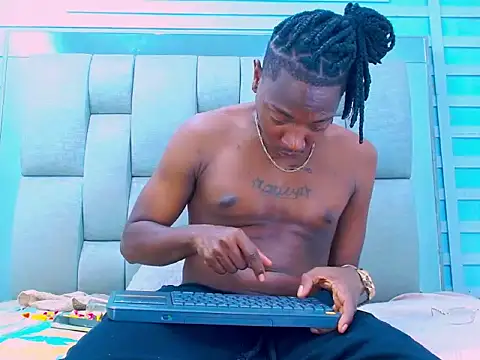 Snapshot of Black_Fire10 chatting on December 17, 2025, 9:09 pm Black Fire10 online show from December 17, 2025, 9:09 pm