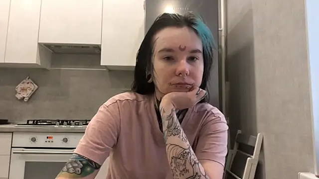 Snapshot of HighelikeGirl chatting on February 24, 2026, 4:13 am HighelikeGirl online show from February 24, 2026, 4:13 am