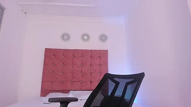 Snapshot of KingStark_ chatting on October 7, 2025, 11:44 am KingStark online show from October 7, 2025, 11:44 am