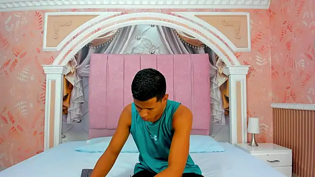 Snapshot of KingStark_ chatting on October 28, 2025, 5:45 pm KingStark online show from October 28, 2025, 5:45 pm