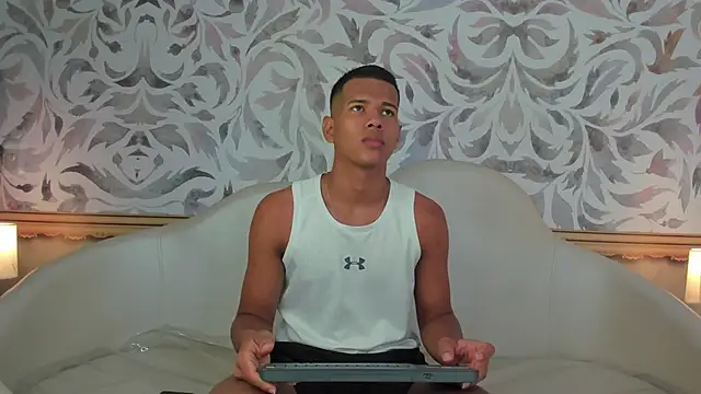 Snapshot of KingStark_ chatting on December 2, 2025, 11:23 am KingStark online show from December 2, 2025, 11:23 am