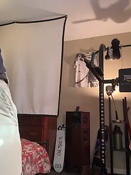 Snapshot of KeYBuMp323 chatting on November 23, 2025, 4:06 pm KeYBuMp323 online show from November 23, 2025, 4:06 pm