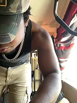 Snapshot of KeYBuMp323 chatting on November 1, 2025, 2:22 pm KeYBuMp323 online show from November 1, 2025, 2:22 pm