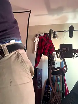 Snapshot of KeYBuMp323 chatting on November 11, 2025, 4:57 pm KeYBuMp323 online show from November 11, 2025, 4:57 pm