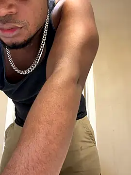 Snapshot of KeYBuMp323 chatting on October 31, 2025, 2:13 pm KeYBuMp323 online show from October 31, 2025, 2:13 pm