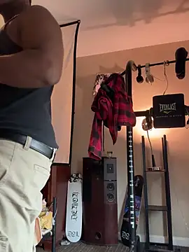 Snapshot of KeYBuMp323 chatting on October 29, 2025, 2:16 pm KeYBuMp323 online show from October 29, 2025, 2:16 pm