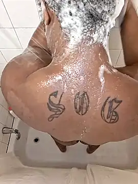 Snapshot of KeYBuMp323 chatting on December 1, 2025, 4:57 am KeYBuMp323 online show from December 1, 2025, 4:57 am