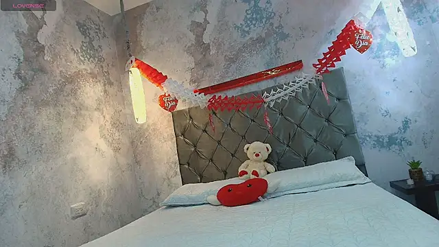 DarcyMooree online show from September 19, 2025, 12:42 pm