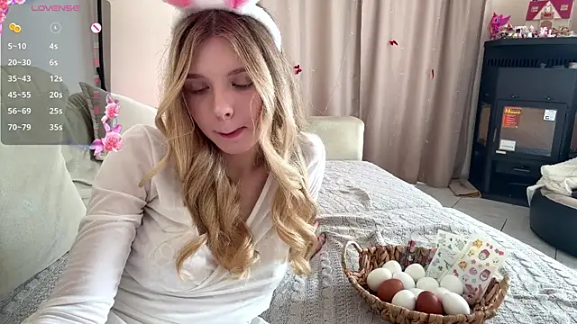 FruityXo online show from April 5, 2026, 12:01 pm