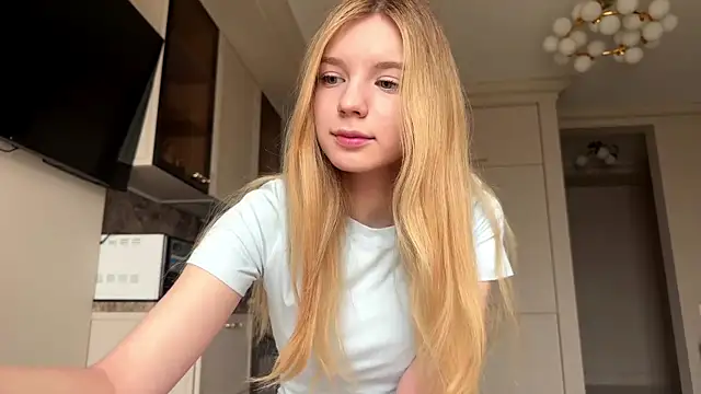 FruityXo online show from March 27, 2026, 11:33 am