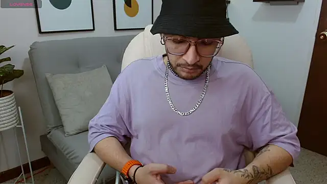   Damian    online show from November 15, 2025, 1:09 am