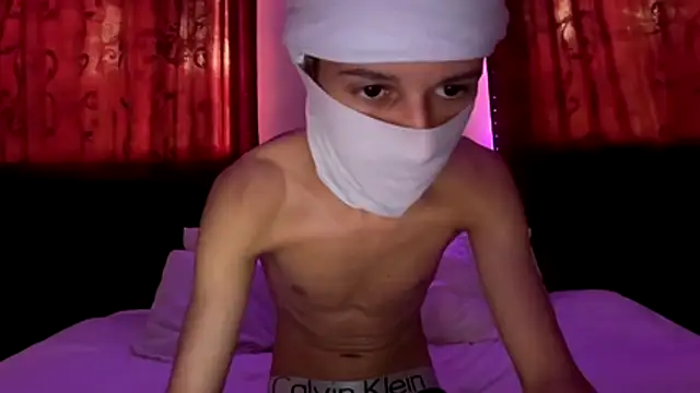 Snapshot of holydirt_luxeno1 chatting on October 16, 2025, 12:02 pm holydirt luxeno1 online show from October 16, 2025, 12:02 pm