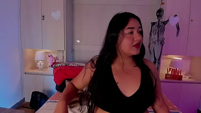 LilyWhitney online show from October 15, 2025, 4:00 am