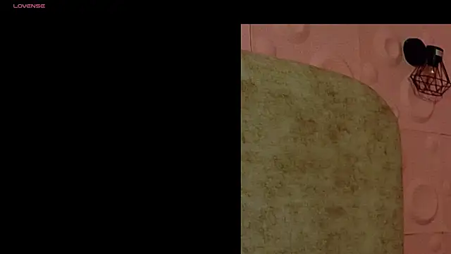 Vanessa 7  online show from October 27, 2025, 9:05 pm