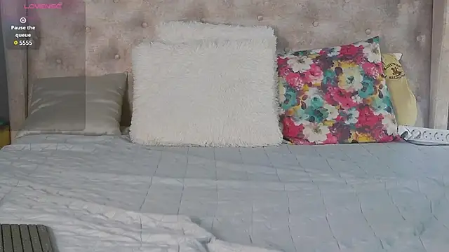 Leah Brooks online show from December 16, 2025, 5:44 am