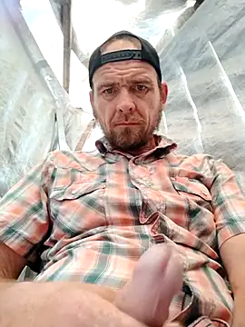 Snapshot of Canuseemeray chatting on October 6, 2025, 3:24 pm Canuseemeray online show from October 6, 2025, 3:24 pm