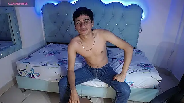 Charlie Cock  online show from October 23, 2025, 4:11 am