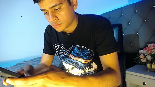 Charlie Cock  online show from November 21, 2025, 4:00 am