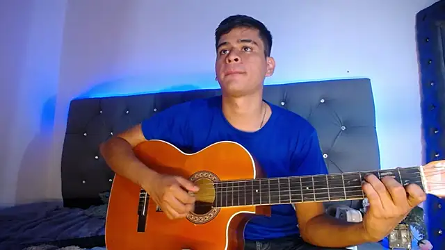 Charlie Cock  online show from November 6, 2025, 5:22 am