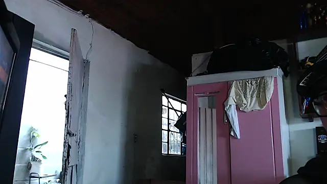 BADBOY200402 online show from November 28, 2025, 8:31 pm