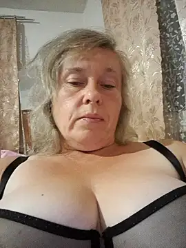 Catherine372311 online show from September 15, 2025, 8:09 pm