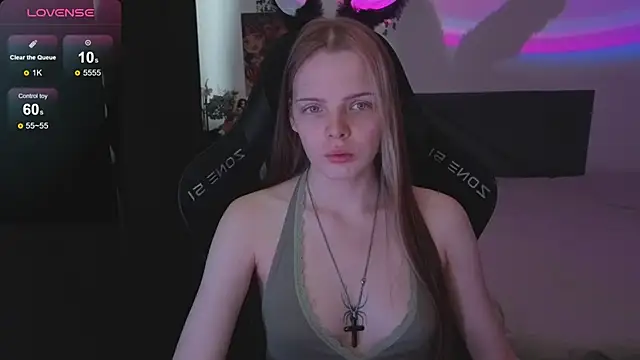 Snapshot of Luna_Navy chatting on December 3, 2025, 8:14 am Luna Navy online show from December 3, 2025, 8:14 am