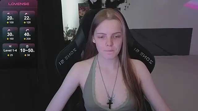 Snapshot of Luna_Navy chatting on November 28, 2025, 8:25 am Luna Navy online show from November 28, 2025, 8:25 am