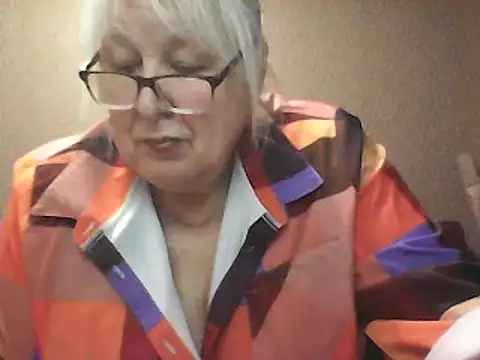 Snapshot of Alexia64231 chatting on December 22, 2025, 2:11 am Alexia64231 online show from December 22, 2025, 2:11 am