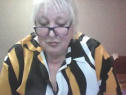 Alexia64231 online show from October 20, 2025, 4:18 pm