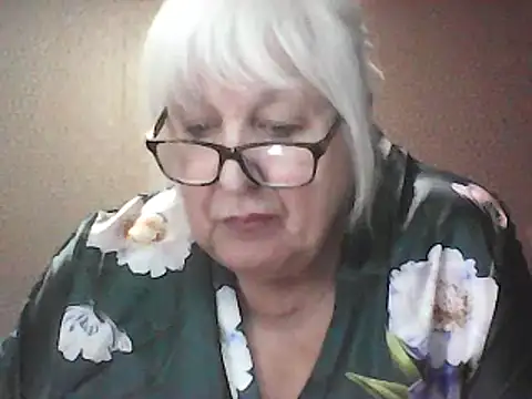 Snapshot of Alexia64231 chatting on January 14, 2026, 3:32 am Alexia64231 online show from January 14, 2026, 3:32 am