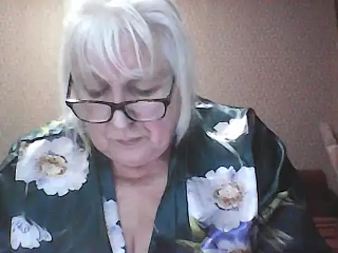 Snapshot of Alexia64231 chatting on January 6, 2026, 7:40 pm Alexia64231 online show from January 6, 2026, 7:40 pm