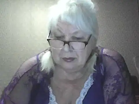 Alexia64231 online show from May 26, 2026, 12:53 am